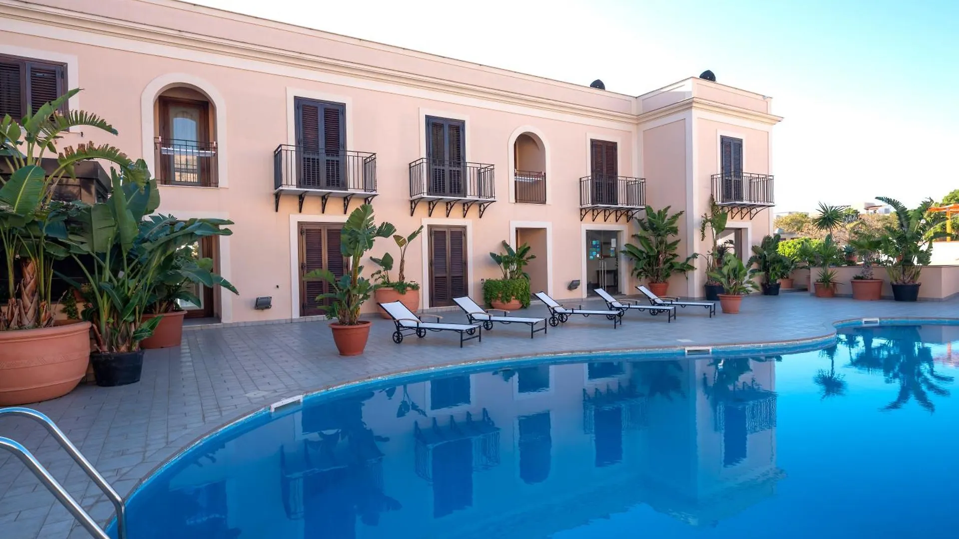 Hotel Moresco Resort LMP